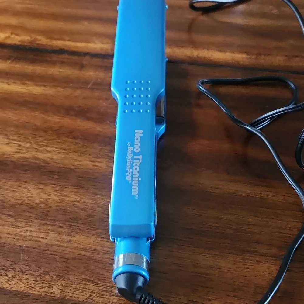 BaByliss Pro Nano Titanium 1 3/4" Ionic Straightener - Picture 12 of 16